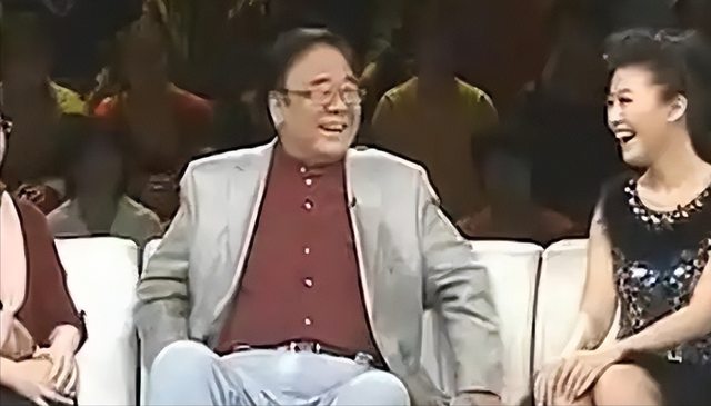 宋祖英和老友在北京观看京剧《穆桂英挂帅》