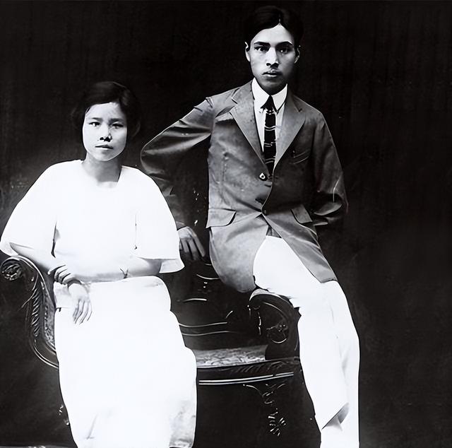 原国务院总理李鹏坦言：外界传闻我是周总理养子的说法，并不确切