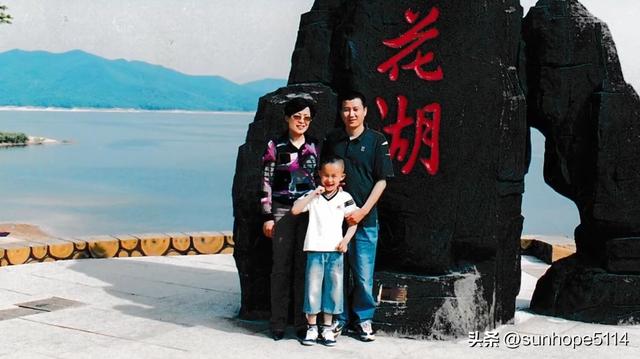 王楚钦商务代言不同之处！做自己，奔驰，麒麟都一样！
