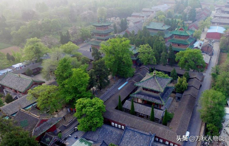 一女子曝释永信过往，姐妹住少林寺3天2夜，抢着往释永信房间跑