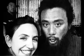 安娜晒合照为老公庆生，刘烨花式卖萌，老夫老妻甜蜜如初羡煞旁人图片