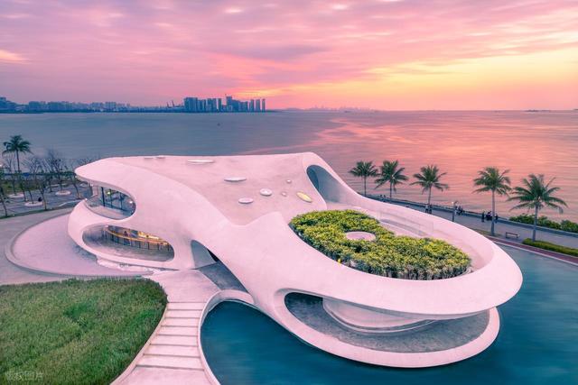 海口旅游，推荐海口10个必打卡的景点，治愈系的海滨城市，超好玩