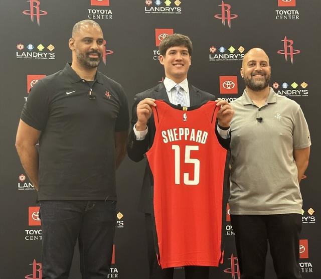 火箭捡漏！新4号首秀轰进5记三分球，乌度卡又多了一张牌