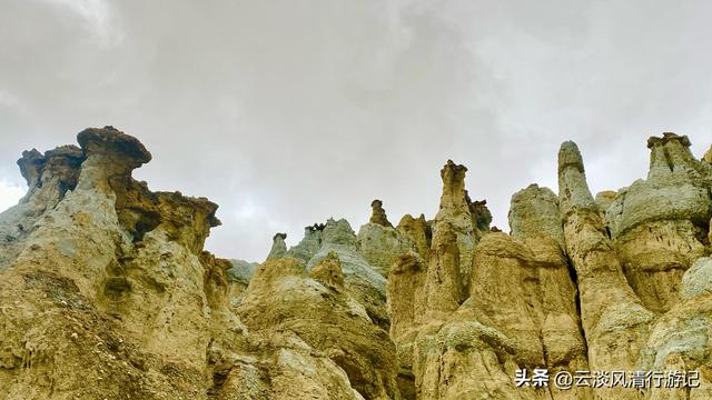 差一点失之交臂的霞义沟，才是札达土林的精华所在。幸好没错过！