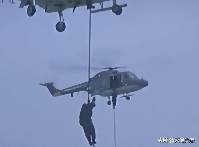 官媒对成龙的称呼变了，三字之差释放强烈信号，王晶那番话没说错