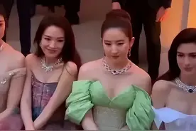 刘亦菲也开始油腻了？图片