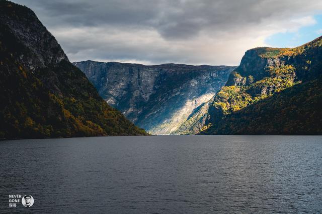 挪威秋韵，峡湾森境