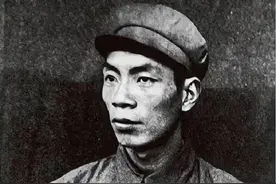 “特级英雄”杨根思：28岁血染长津湖，一人与40多名美军同归于尽图片