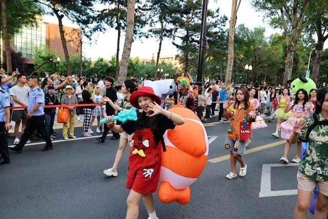 新民大街太火爆了！长春很多人都去了！今天咱也必须去！