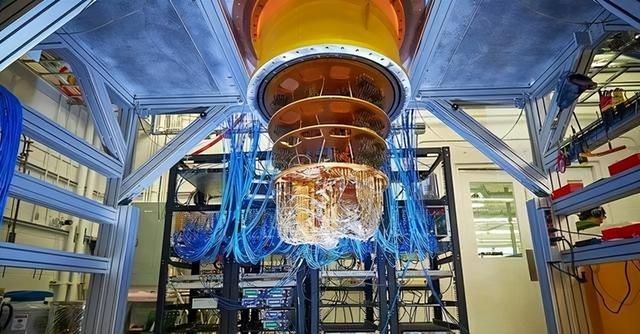 西方始料未及，中国第1条量子芯片正式投产,光刻机限制也没用了？