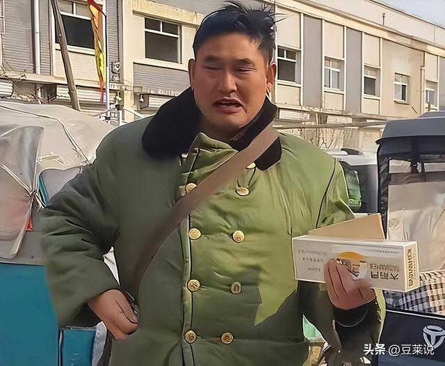 人在做天在看！被传“跳楼身亡”的大衣哥，这次终于不再选择沉默