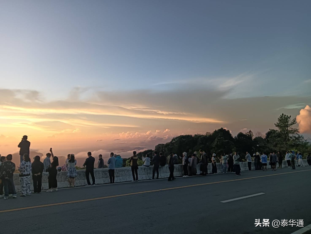 泰国清迈茵他侬山气温低至10度！游客蜂拥前往观光！