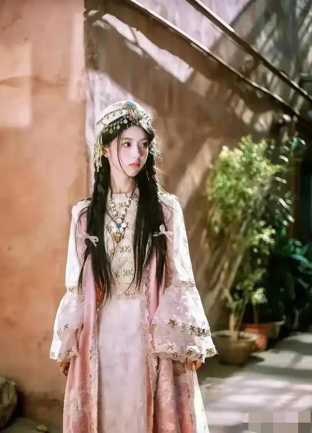 新疆乌鲁木齐一校花， 身高169cm，体重48kg 美的让人移不开眼