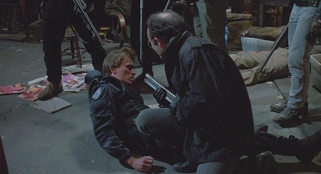 好莱坞的军火库：深度揭秘“机械战警”的武器选用与改装