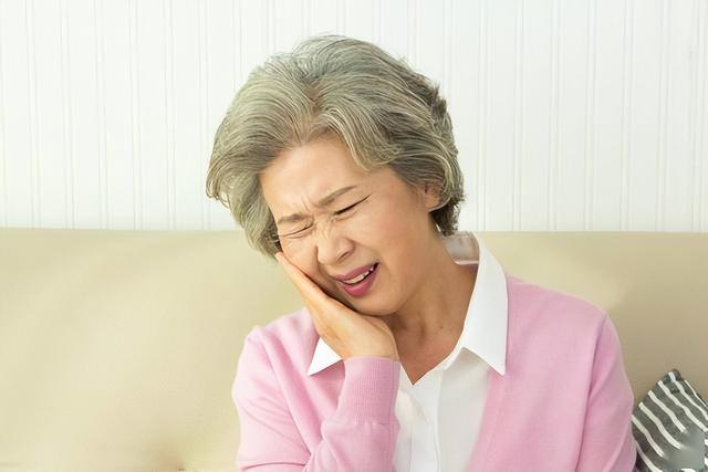 腰背佝偻，记忆减退，父母衰老如斯，需要被关注！