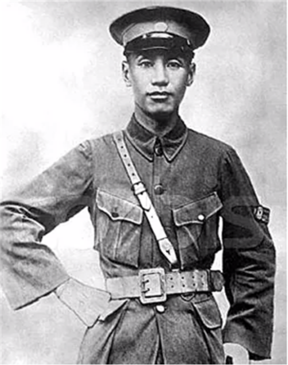 86年，浙江一尼姑还俗，嫁45岁富商，生下一子致中国至今无法统一