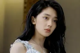 给8位最具潜质的“00后”小花排座次：王影璐第3，第1位实至名归图片