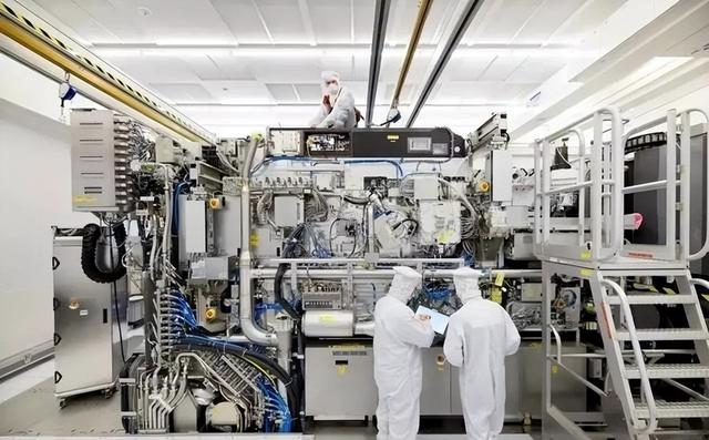 无视美国阻拦,荷兰执意向中国出售大批光刻机,外媒：ASML太狡猾