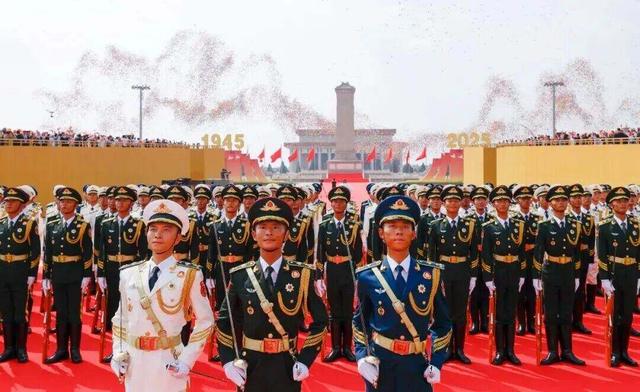 反华势力出现？93阅兵期间，多人公开诋毁中国，内容荒诞身份特殊