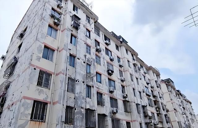 老房子又吃香了？只因住建部定调：2026年起	，这2类人或将受益