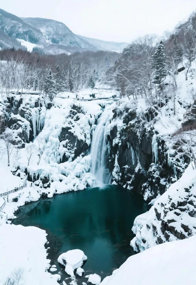 长白山冬日限定:冰封天池、雾凇魔界,一场与天地对话的旅程
