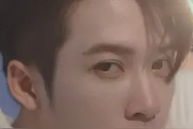 王嘉尔檀健次，星光大赏秒变喜剧人图片