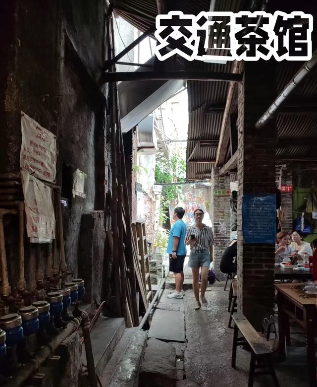 我是陕西人，刚陪成都朋友逛完渝蓉，这几处差异和感受想说说。