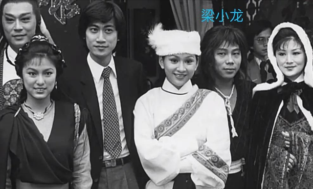 梁小龙被曝离世2天，私生活被扒底朝天	，原来他和杨少华处境一样