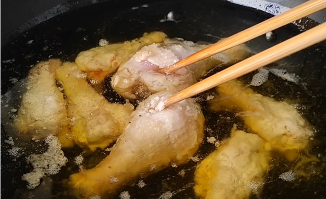 最初来自美军军营，如今成韩国“国民主食”！炸鸡如何征服韩国？