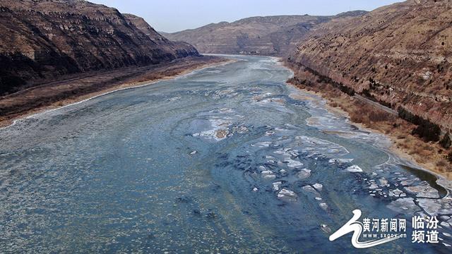 吉县壶口瀑布现流凌封河景观