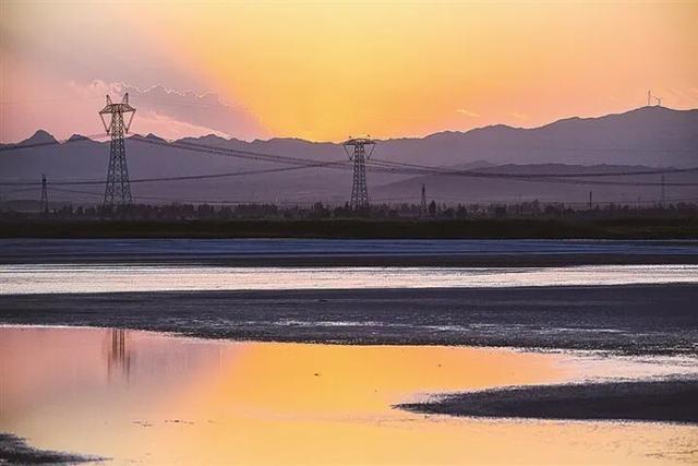 【白银文旅】冬日初雪映古城 野生鸟类沐暖阳 ——景泰冬日生态画卷徐徐铺展