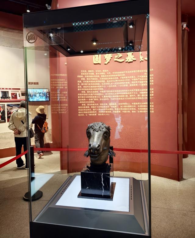 北京旅游第四天，一次同时中签北大清华，如何选择？