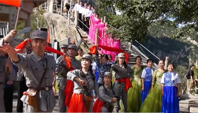 华山景区上演红色主题活动 穿越时空唱响爱国情怀