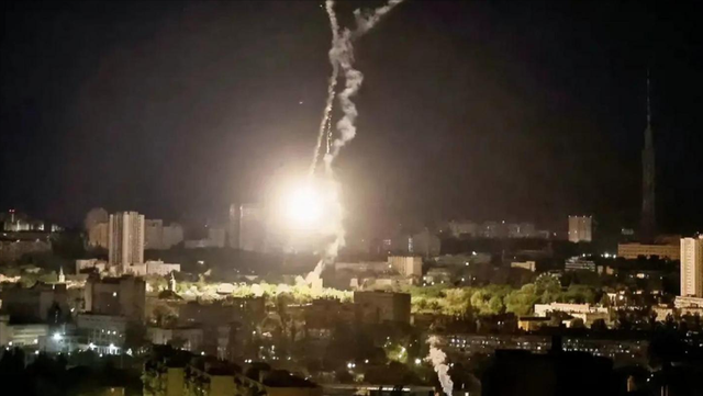 普京爱将当街被杀，俄军复仇打响	，乌克兰全境拉响警报