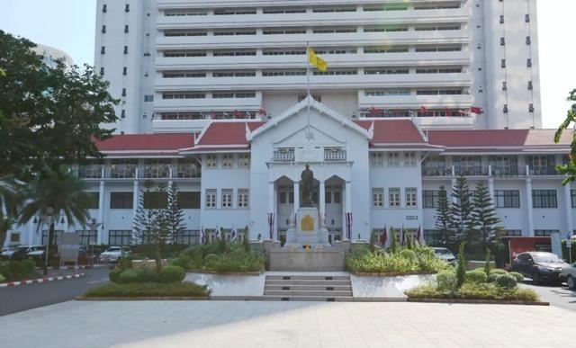5票对4票，泰法院正式批准，佩通坦痛击洪森后，官复原职还有戏吗