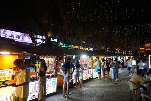 浪尖、海岸与咖啡香：解锁万宁的冬日浪漫