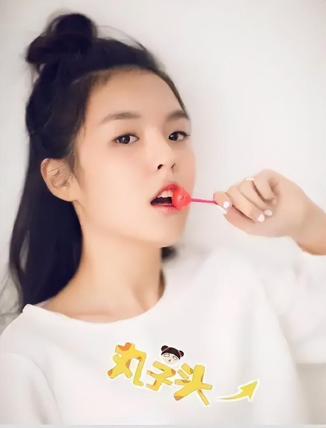 李咏也没想到，自己离世8年后，23岁的女儿就走上一条“不归路!”
