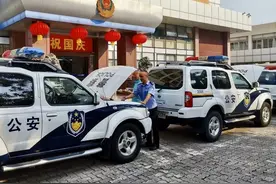 公安和警察有什么区别？为何有的车印“公安”，有的印“警察”？图片