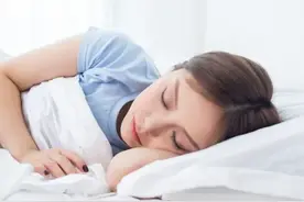 惊呆了！为何年轻夫妻纷纷选择“分床睡”？这3点原因让人深思！图片