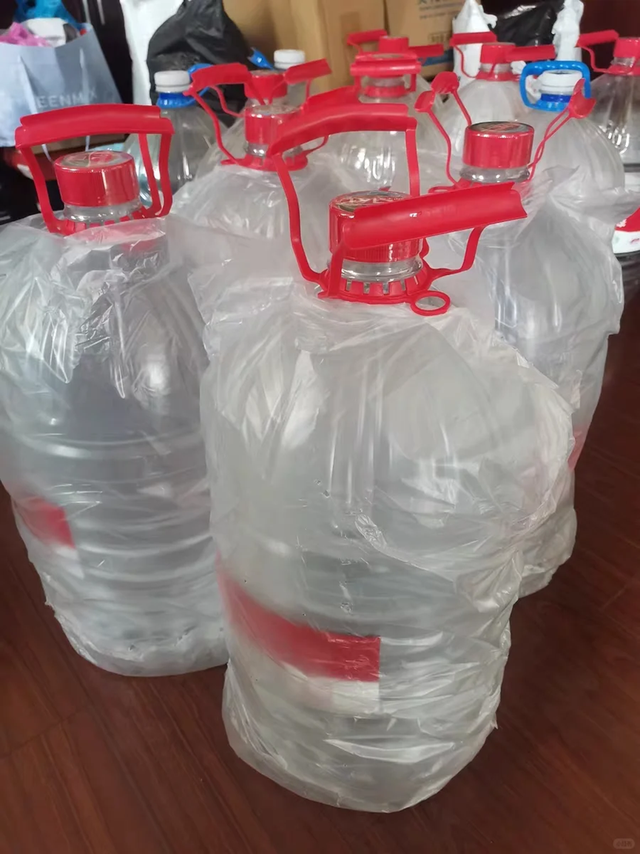 当我把家里的桶装水换成净水器，才发现二者区别太大了！建议看看