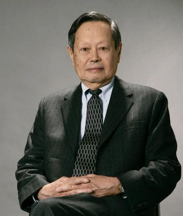 杨振宁猝然离世，临终状态曝光，翁帆25字表心情，难怪相爱20年