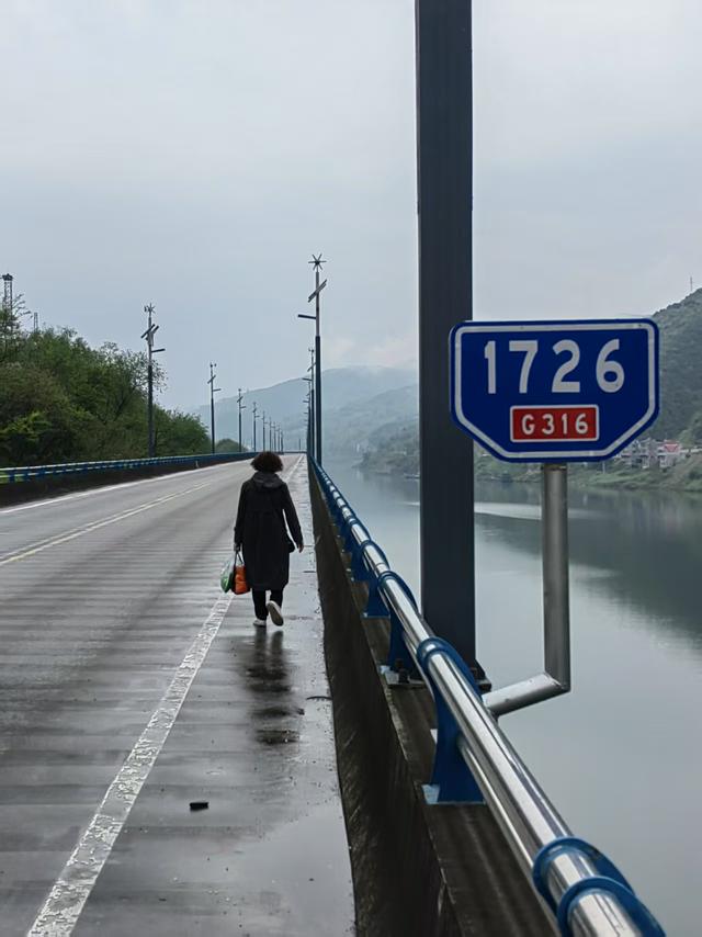 襄渝铁路经过白河县