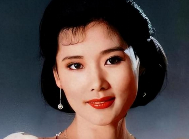 因长相太美曾无人敢追，父亲为她终身不娶，她的魅力究竟有多大？