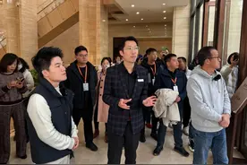 就在刚刚！看到河北宝藏，董宇辉变身“表情包”！图片