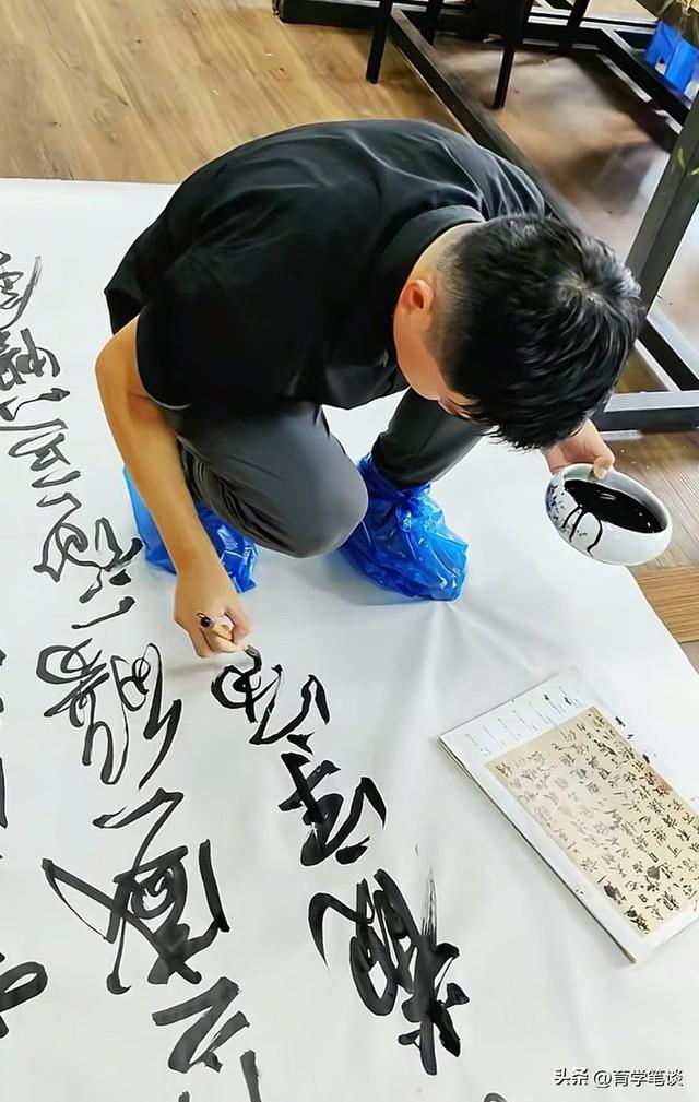 头衔再多也没用！广东书法家潘朝铭去世，年仅43岁，几天前还露面