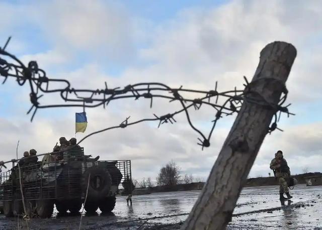 俄军能源打击加码，乌克兰全境被炸，克里姆林宫或成袭击目标