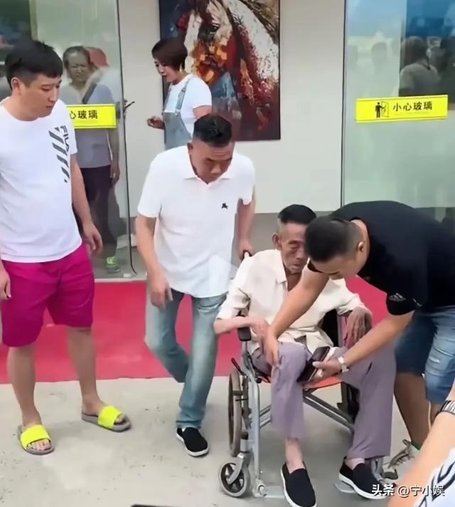 不知廉耻!杨少华头七刚过,被曝发妻小三同住的杨议竟更理直气壮