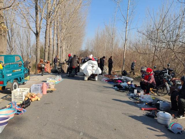 记录德州：岔河河堤上的大集，人山人海，异常热闹