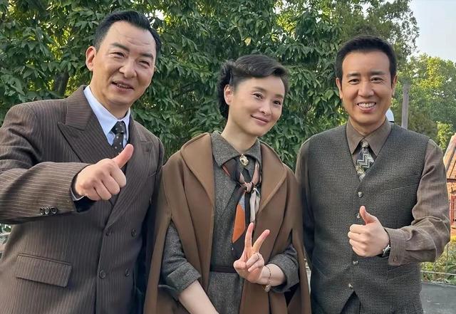 《沉默的荣耀》刚收官，暖心的一幕出现，难怪人民日报发文夸赞