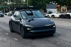 顶置激光雷达的焕新版Model Y现身图片